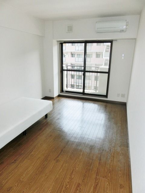 居室・リビング　広いお部屋ですよ。