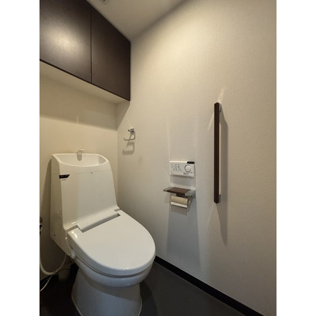 トイレ　※写真は同タイプ住戸です。
