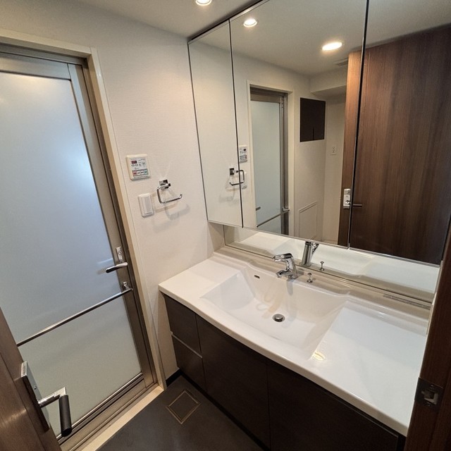 洗面設備　※写真は同タイプ住戸です。