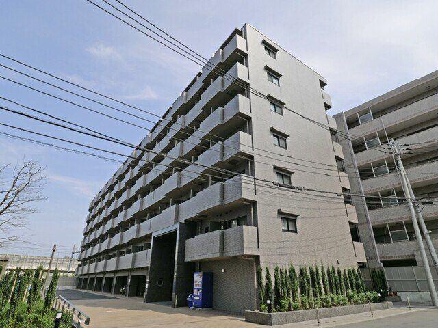 建物外観　オートロック完備
