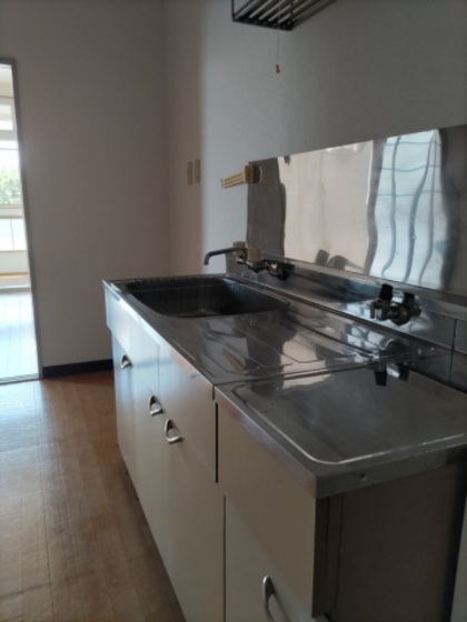 キッチン　※別部屋の写真です