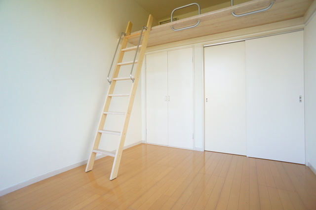 その他部屋・スペース　ロフトがあるので天井が高く、解放感があるお部屋です♪