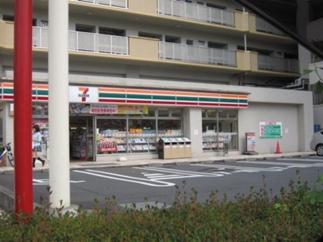 コンビニ　セブンイレブン（多摩境駅前）（コンビニ）まで648m
