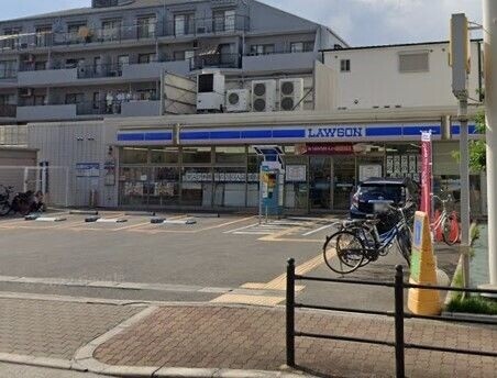 コンビニ　ローソン東淀川小松四丁目店（コンビニ）まで921m