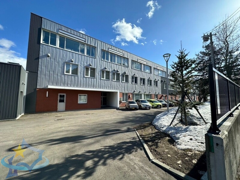 中学校　札幌市立啓明中学校（中学校）まで2066m