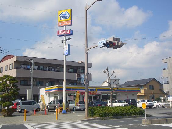 コンビニ　ミニストップ新水戸駅前通り店（コンビニ）まで296m