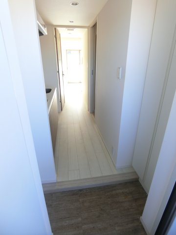 玄関　他のお部屋の参考写真となります。