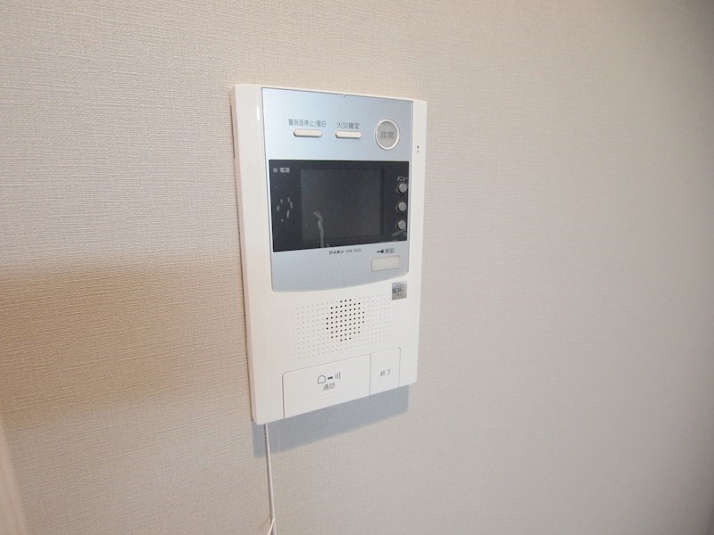 セキュリティ　TVモニタ付きのインターフォン。安心です。