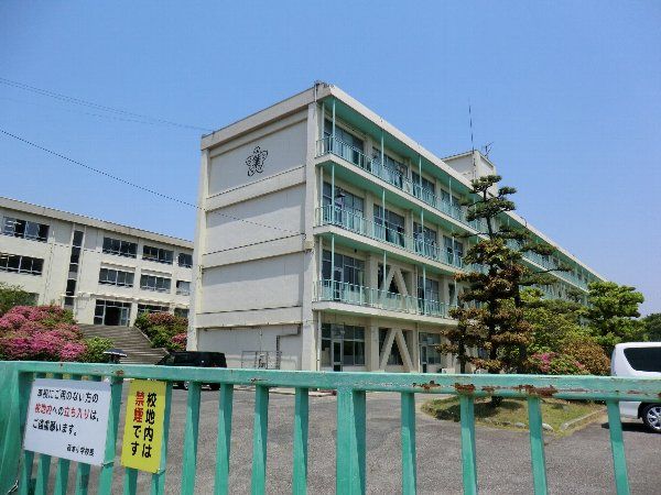 小学校　春日井市立篠木小学校（小学校）まで707m