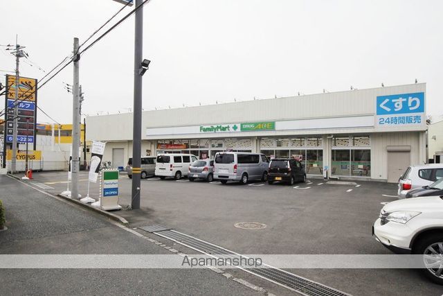 コンビニ　ファミリーマートドラッグエース広瀬東店（コンビニ）まで490m
