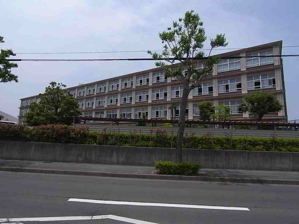 中学校　浜松市立開成中学校（中学校）まで1731m