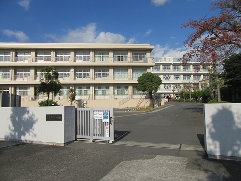 小学校　富士市立丘小学校（小学校）まで954m