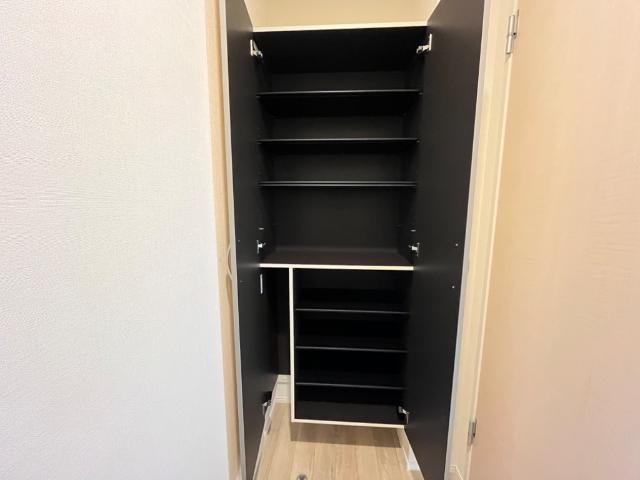 収納　シューズボックス