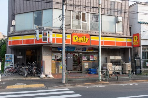 コンビニ　デイリーヤマザキ 大森中央店（コンビニ）まで16m