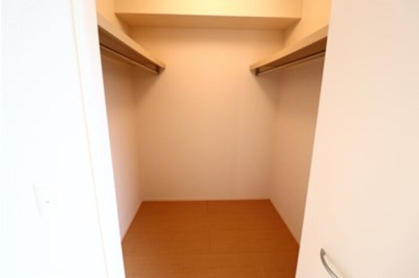 収納　同建物別部屋写真