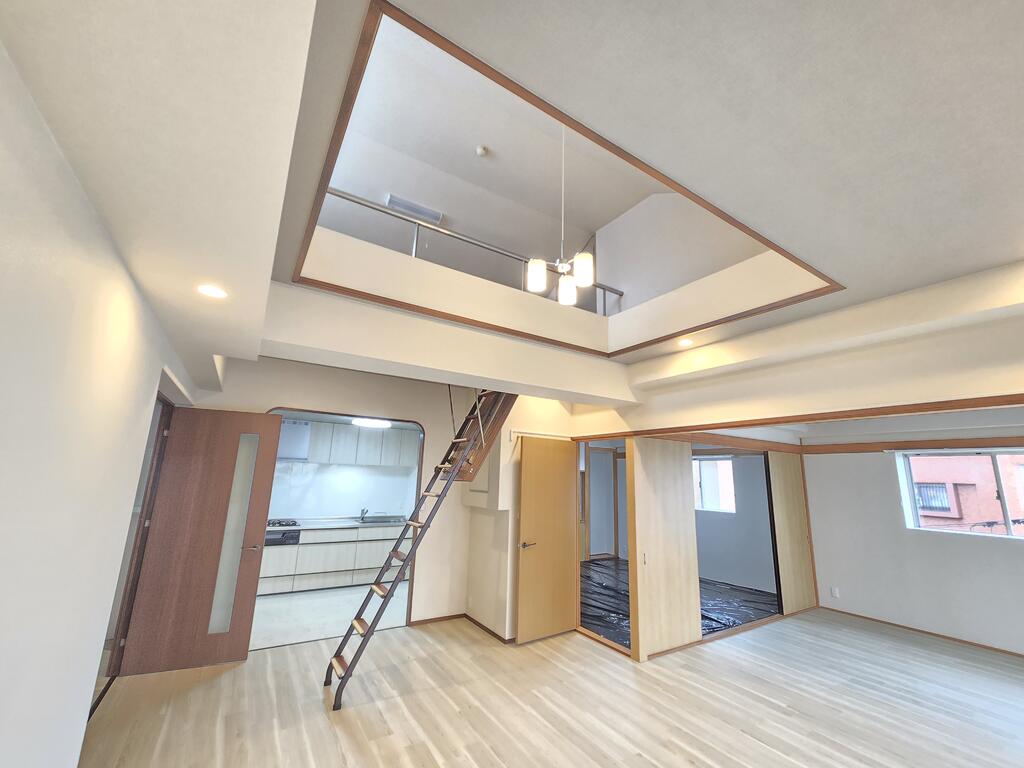 その他　収納にも使えるロフト付き♪