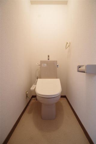 トイレ　※写真は別号室のものですので現状優先とさせていただきます。