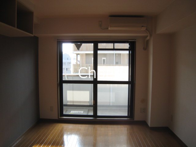 居室・リビング　※別部屋の写真です