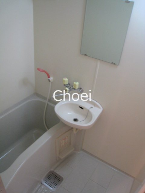 バス・シャワールーム　※別部屋の写真です