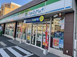 コンビニ　ファミリーマート 上板橋三丁目店（コンビニ）まで422m