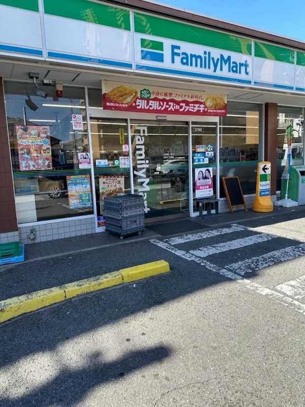 コンビニ　ファミリーマート 万代六丁目店（コンビニ）まで417m
