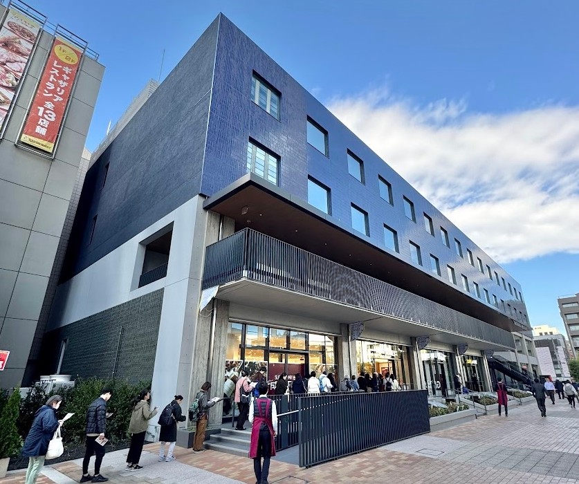スーパー　成城石井深川ギャザリア店（スーパー）まで186m