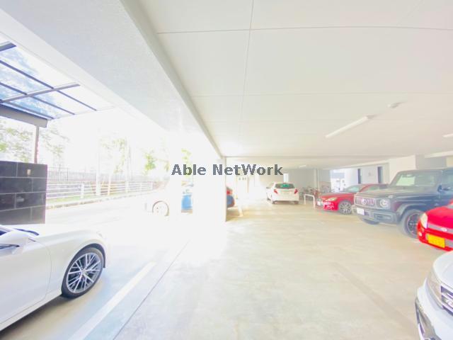 駐車場　駐車場