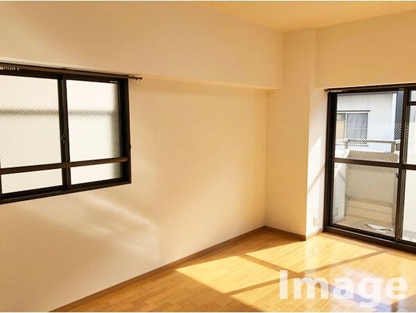 居室・リビング　※写真は同じマンションの違う部屋のものになります。