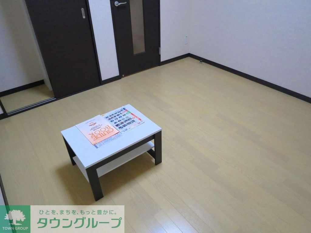 居室・リビング　号室によって配置が違います