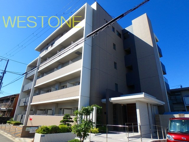 建物外観　お買物の便利な立地です