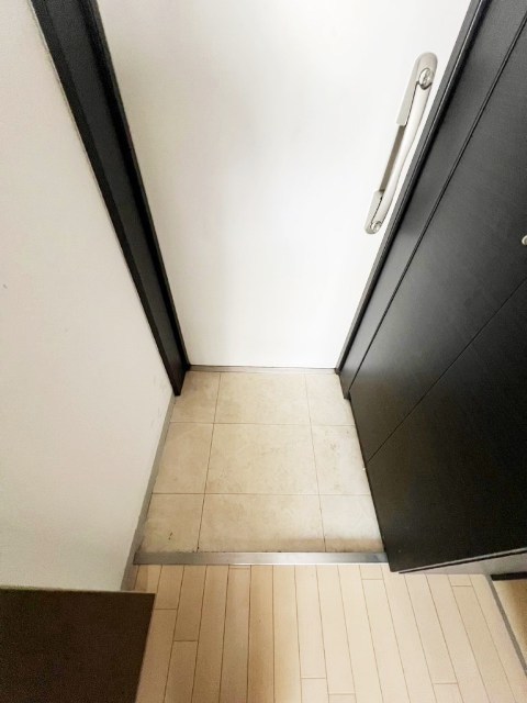 玄関　別部屋同仕様タイプ