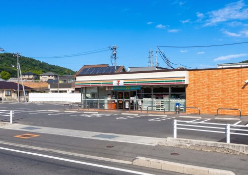 コンビニ　セブンイレブン　尾道西藤インター店（コンビニ）まで303m