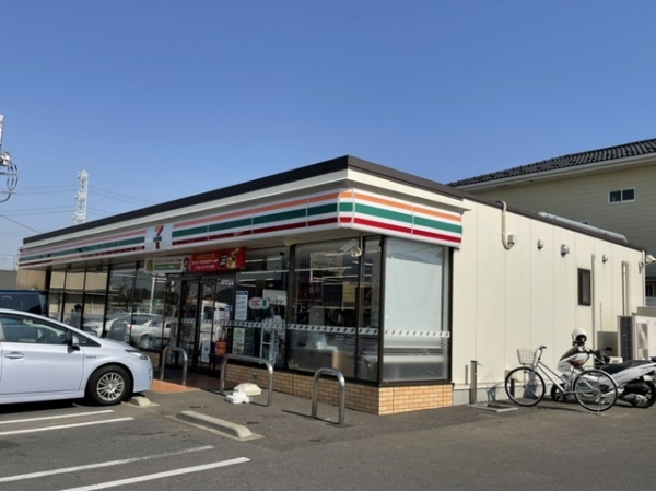 コンビニ　セブンイレブン 牛久上柏田3丁目店（コンビニ）まで300m