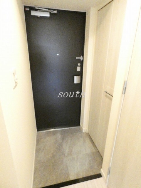 プレサンス上町台筆ヶ崎NORTHの玄関写真