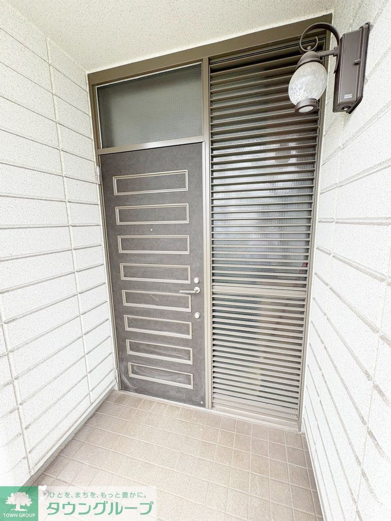 千葉都市モノレール 葭川公園駅 徒歩29分 2階建 築42年の玄関写真