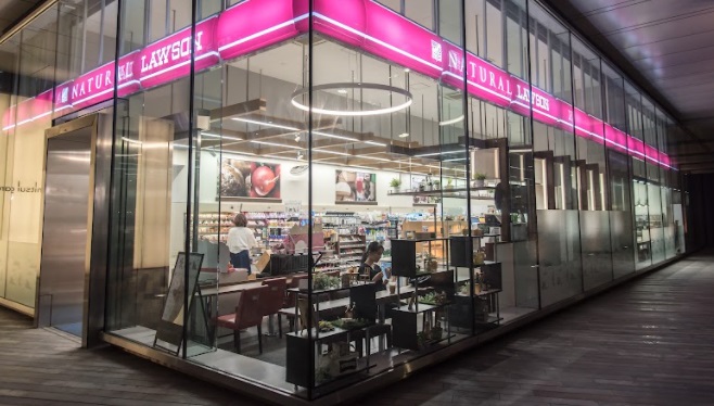 コンビニ　ナチュラルローソン NL銀座三井ビル店（コンビニ）まで218m