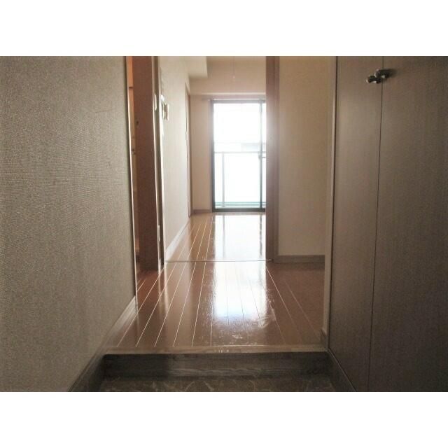 玄関　■モニタ付インターホン■シューズクローゼット■ダウンライト