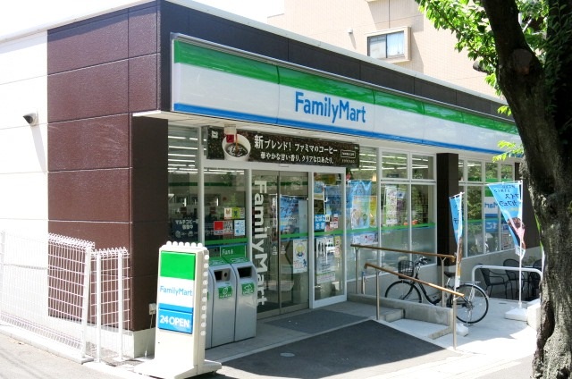 コンビニ　ファミリーマート鷺沼駅西店（コンビニ）まで271m