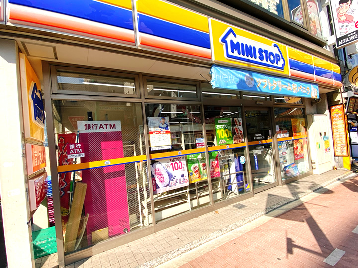 コンビニ　ミニストップ新大久保駅東口店（コンビニ）まで117m