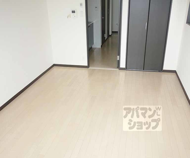サクシード上鳥羽の居間写真