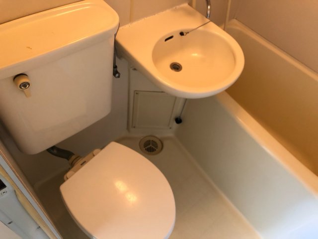 洗面設備　浴室内に洗面台があります♪