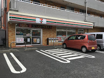 コンビニ　セブンイレブン 市川平田1丁目店（コンビニ）まで384m