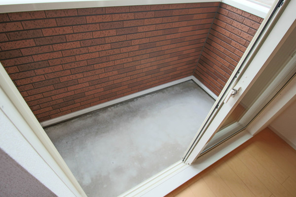 バルコニー　同じ建物の別なお部屋