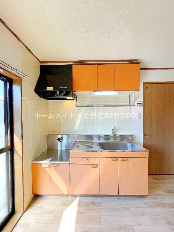 キッチン　同型別部屋写真（反転）
