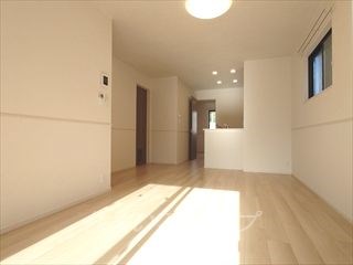 居室・リビング　明るい角部屋です！