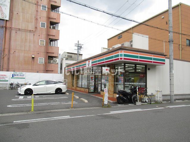 コンビニ　セブンイレブン 東大阪長堂3丁目店（コンビニ）まで220m