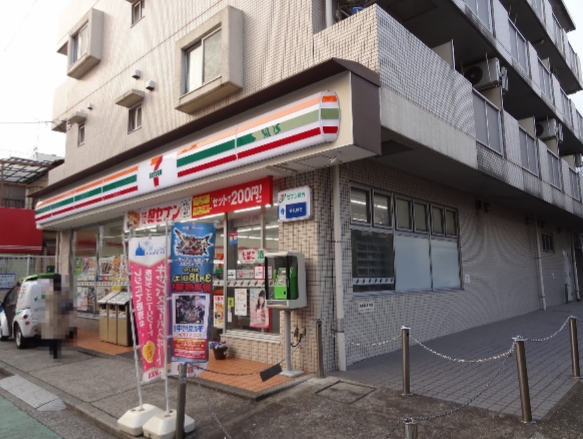 コンビニ　セブンイレブン 横浜六角橋店（コンビニ）まで81m