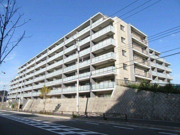 建物外観　オートロック完備
