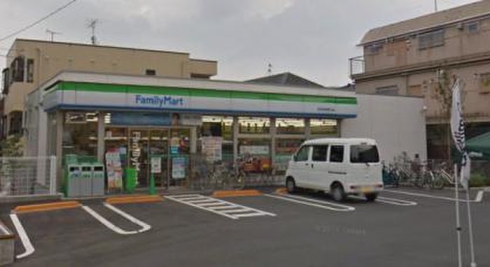 コンビニ　ファミリーマート世田谷松葉通り店（コンビニ）まで232m
