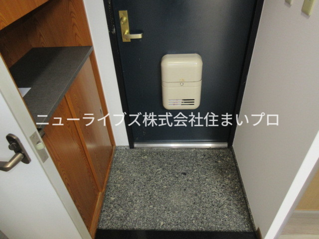 京阪本線 寝屋川市駅 徒歩1分 8階建 築34年の玄関写真